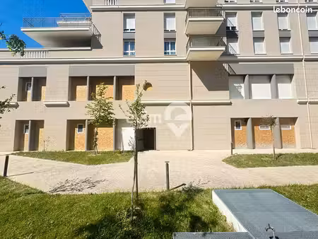 local commercial 706 m² argenteuil