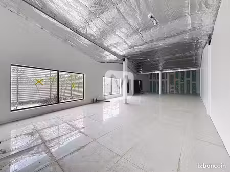 local commercial 134 m² matoury