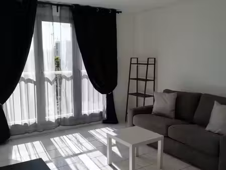 location t1 meuble 26 m² cergy prefecture