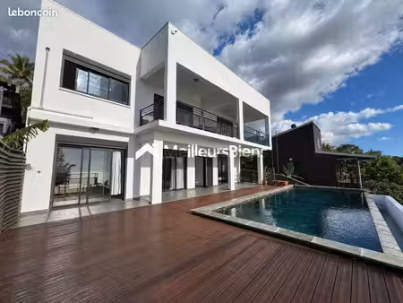 villa 7 pièces 200 m²