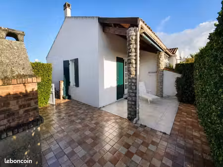 maison de vacances à 150 mètres de l’océan – les huttes  saint-denis-d’oléron