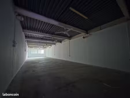 local 133 m² saint-denis
