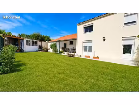 aytré – maison familiale impeccable avec studio indépendant