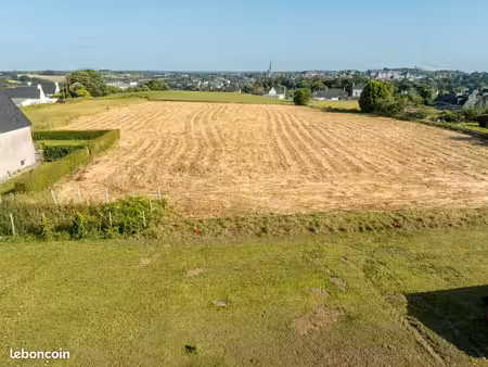 terrain constructible de 831 m² – vue sur tréguier et proche des plages