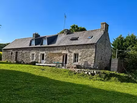 longere 110m2 + 3.2ha avec installation équestre