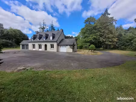 propriété qui s'étend sur 1.3 hectare-135m2