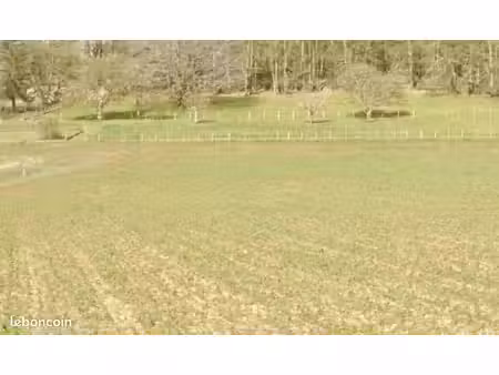 terrain à bâtir de 1200 m² à lalinde (24)