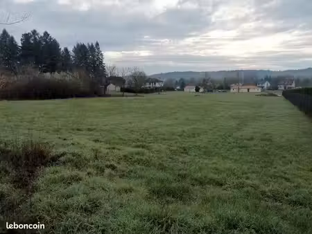 terrain 1 600 m² savignac les eglises