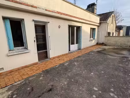 ensemble appartement avec garage à rénover