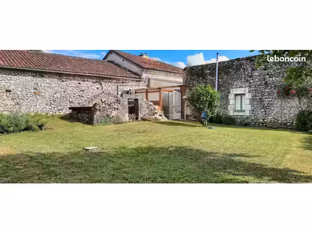 maison de 130 m2 à vendre  près mareuil