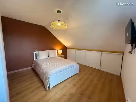 charmante chambre à louée proche de toute commodité