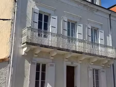 immeuble 13 pièces 245 m²