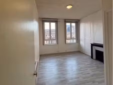 appartement centre-ville bernay 360 euros