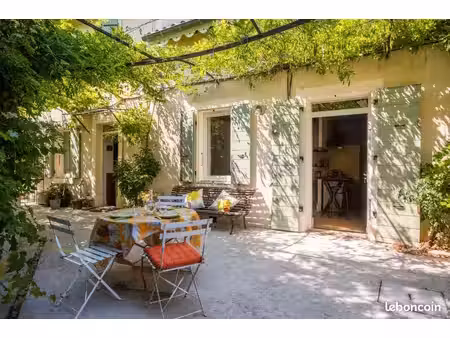 studio meublé avec terrasse