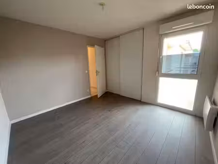 val-de-reuil – t3 64 m² rénové  balcon + parking – 1er novembre
