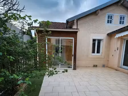 location maison de ville
