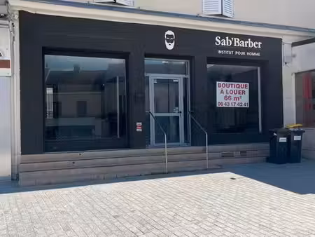 particulier loue mur boutique 66m²