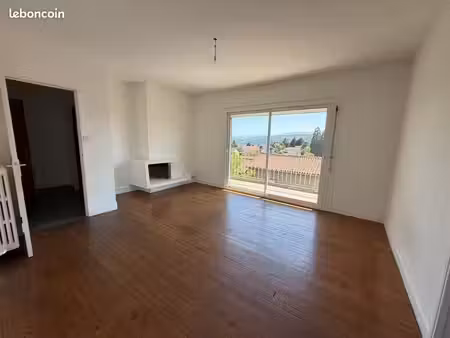 appartement t4 avec balcon et garage