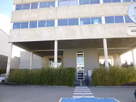 rare zfranche km delta  bureau 20m2 meublé  parking