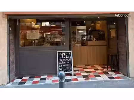 commerce de vente de pizzas à emporter