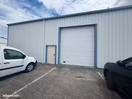 entrepôt de 182 m² avec parkings sécurisés – bessières (31660)