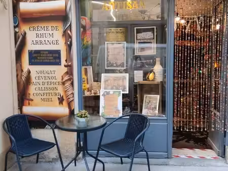 local commercial / professionnel 20 m² avec vitrine — centre saint-jean-du-gard