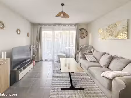 vends appartement t2 46m2 castelginest 31780
