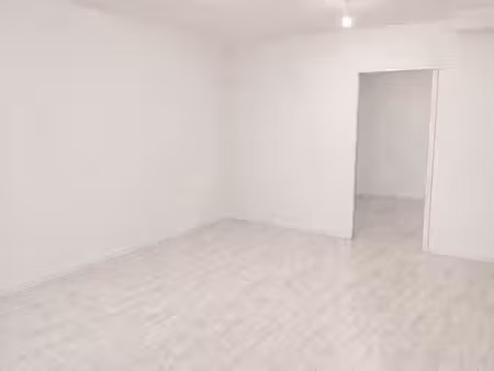 local commercial récent 44m2 - le vernet