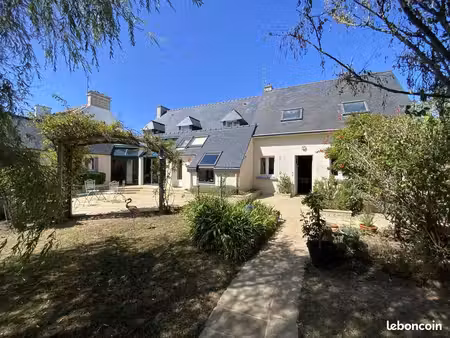 maison 9 pièces 209 m²