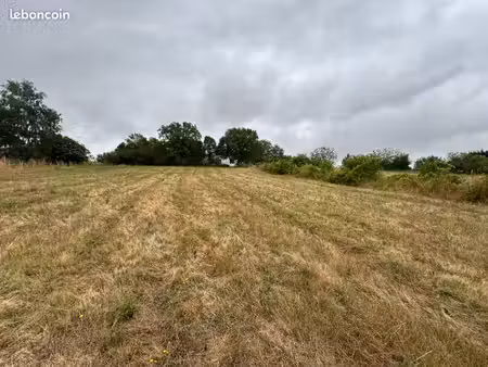 terrain 609 m² lanta