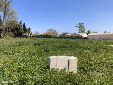 terrain 600 m² tauriac