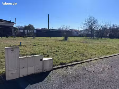 terrain viabilisé 403m² villate