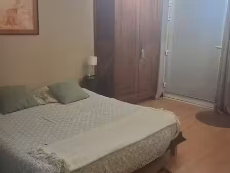 chambre meublée