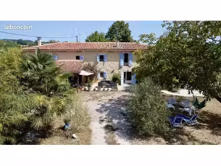 propriété 8 pièces 223 m²