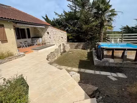 maison 73 m² avec jardin  piscine – au cœur d’un village médiéval avec donjon