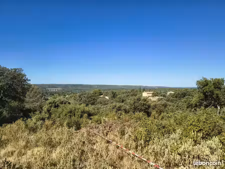 terrain à bâtir de 1490 m² à castillon-du-gard (30)