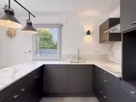 la ravoire (73480) : appartement t3 de 63 42 m² avec terrasse  jardin privatif et garage