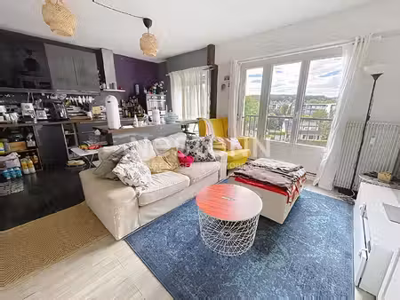 a vendre appartement de 4 pièces de 69 m² à plaisir - quartier centre ville