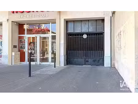 vente parking 2 020 m²