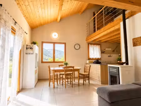 maison récente avec deux logements indépendants à guillestre