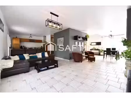 belle maison familiale moderne prête à habiter!