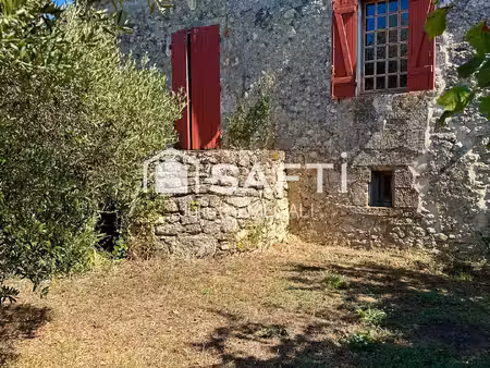 superbe propriété en pierre du 18e siècle