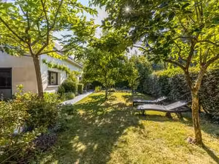 vente maison à vern-sur-seiche (35770) : à vendre / 243m² vern-sur-seiche
