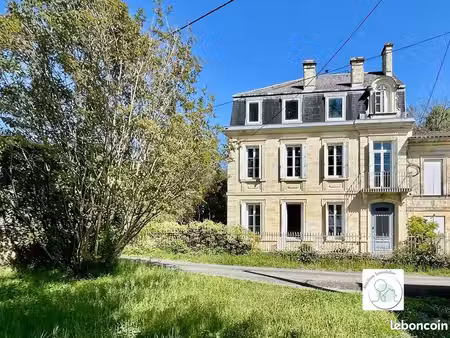 maison 6 pièces 218 m²