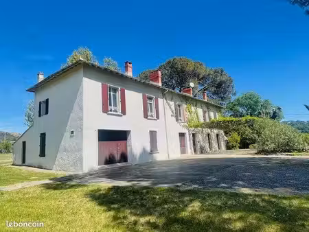 local 317 m² bagard