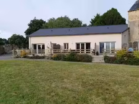 location appartement 3 pièces à sainte-suzanne-et-chammes (53270) : à louer 3 pièces / 65m