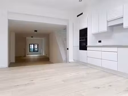 superbe maison de maître rénovée avec 5 chambres  2 salles d