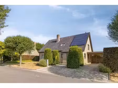goed onderhouden gezinswoning met 4 slaapkamers  een bewo...