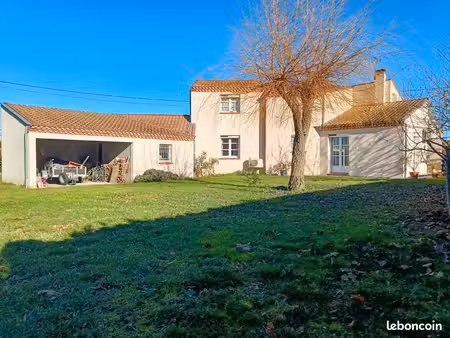 villa f6 sur 2 niveaux 180 mètres carrés