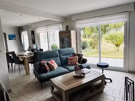 propriété 8 pièces 148 m²
